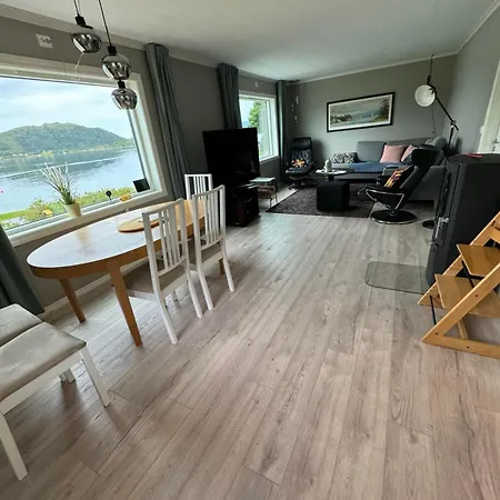 4 Beachhouse In بيت للعطل Selje